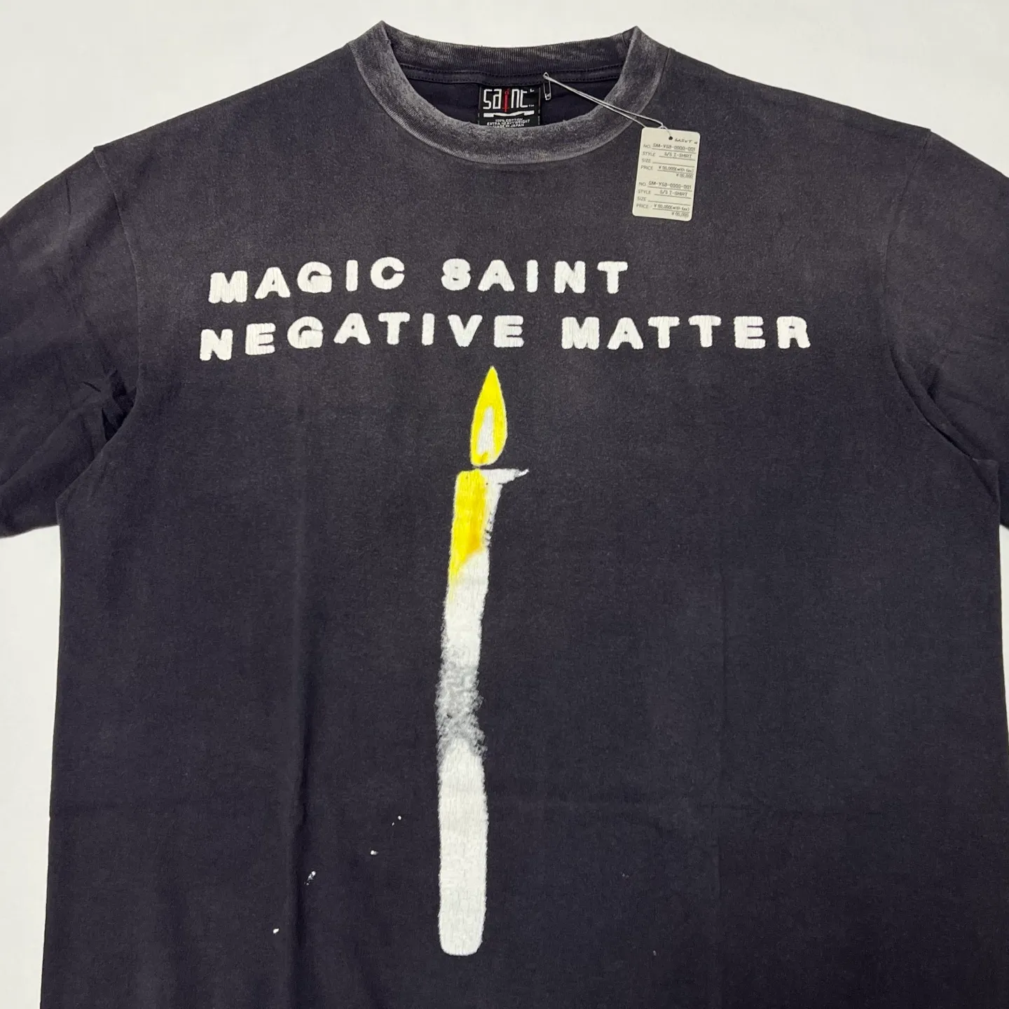 SAINT Mxxxxxx CANDLE SS TEE/BLK Slogan candle distressed TEE Little angel short sleeves on the back Washed in black S-XL Same as the original version Cylindrical side seam OE yarn fabric Garment dyeing Fade in heavy washes Fade with horse plaster on the bust Correct version matching Original version accessories Original level printing restoration